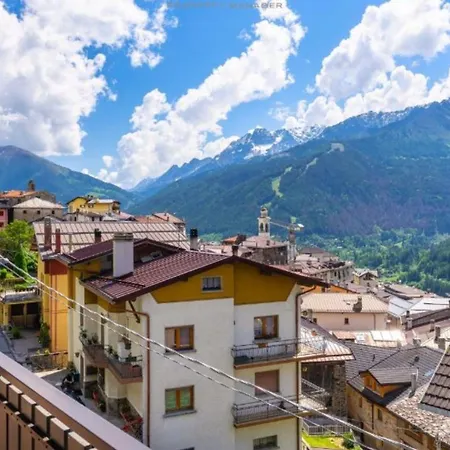 Uno Sguardo Sulle Cime Vione